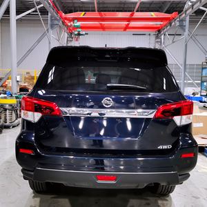 El Más Vendido para Paladin, SUV Mediano |   2.0T 8AT R18 |   Gasolina Euro VI |   4x4 |   Interior de tonos oscuros |   Vista envolvente de 360 grados, izquierda - Product Image 3