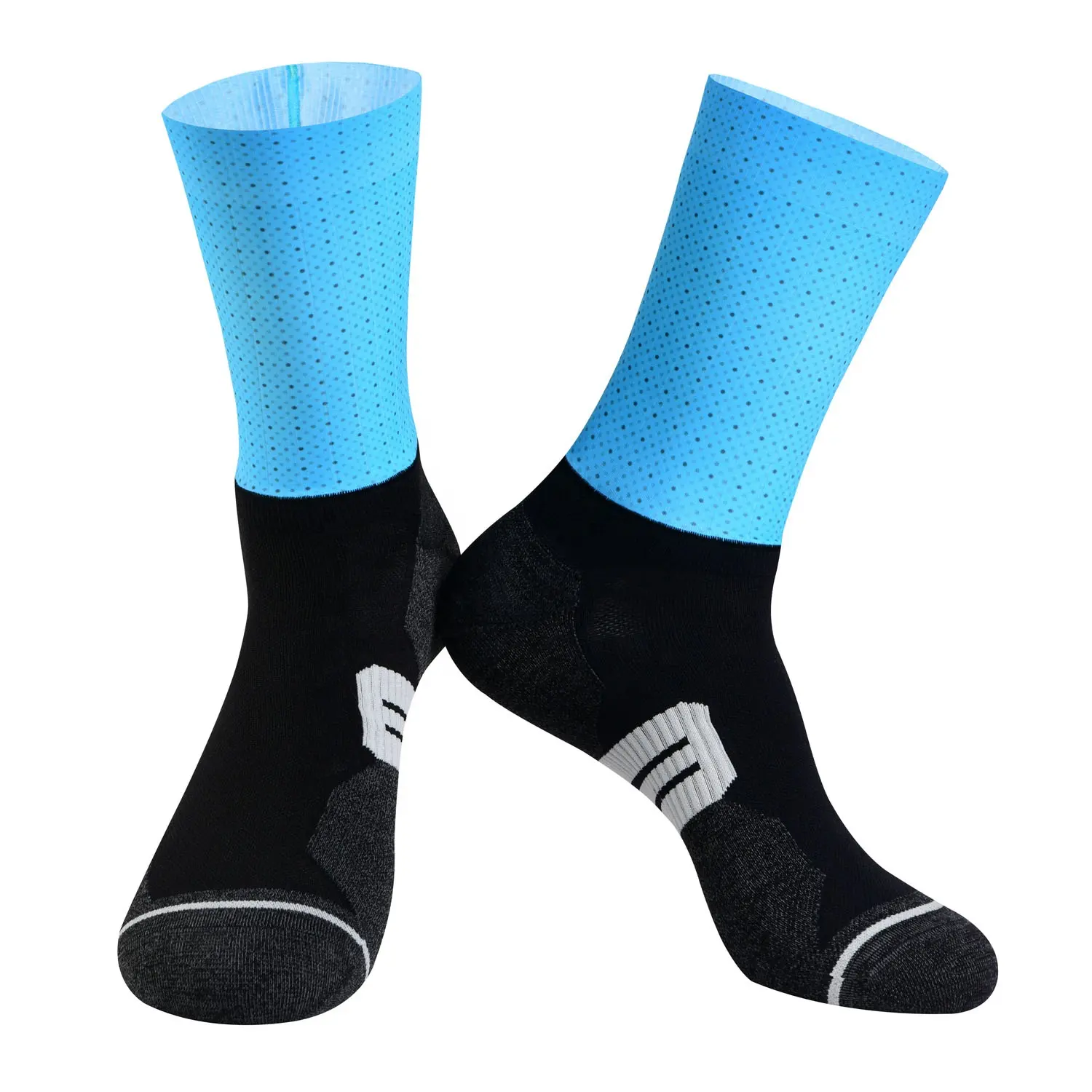 Venta al por mayor de aero calcetines transpirable anti-bacteriana Correr bicicleta deportes calcetines con coolmax único