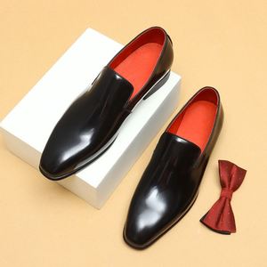 High-End British Pointed-<b>Toe</b> Retro Fringed Men's Business Casual Shoes Made of Handcrafted Genuine Leather - Product Image 4