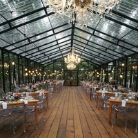 Tente de réception TENTCHO en aluminium et verre, grande structure robuste pour événements et mariages, capacité 200 personnes, tente extérieure en verre