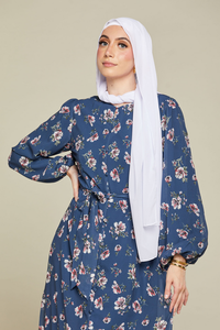 Vestido Maxi Modesto con Estampado Floral Azul Personalizado de Leduo para Mujer – Vestido de Gasa con Cinturón y Volantes en el Bajo, Manga Larga, Perfecto para Musulmanas - Product Image 3