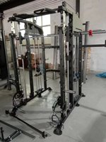Machine Smith multifonction 4-en-1 avec crossover de câbles et rack de musculation pour entraînement de force en salle de sport
