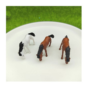 100 pièces/lot Miniatures 3D en résine Cheval Blanc et Brun pour Jardin Féerique, Accessoire de Photographie, Décoration DIY Maison et Aménagement Paysager - Product Image 2