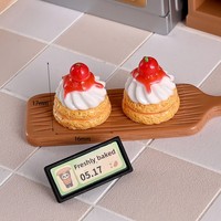 Vente en gros de décorations de gâteaux miniatures réalistes en résine, accessoires pour maison de poupée, nourriture miniature, présentoir de desserts, fournitures artisanales