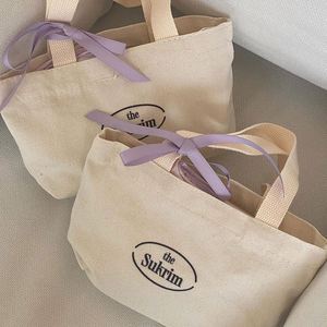 Sac fourre-tout en toile de coton de style minimaliste avec impression de lettres personnalisées, sac fourre-tout léger de taille moyenne pour un usage quotidien - Product Image 3