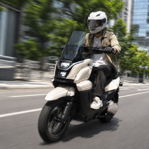 มอเตอร์ไซค์ไร้แปรงถ่าน 1200W ความเร็วสูง 65 กม./ชม. ระยะทาง 45 กม. รับน้ำหนักได้ 250 กก. ดิสก์เบรกคู่ สำหรับผู้ใหญ่ - Product Image 2