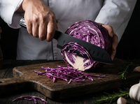 Cuchillo Santoku de Acero Inoxidable Negro Mate con Revestimiento Antiadherente, Cuchillo de Chef Japonés Especialmente Diseñado para Cortar Carne