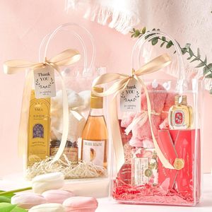 Bolsa con asa de varios tamaños elegante impresa con logotipo personalizado bolsa transparente de PVC para regalo de cumpleaños fiesta de boda duradera - Product Image 3