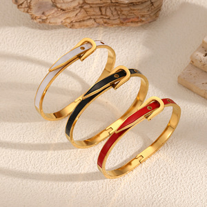 YF6501 - Brazalete de Acero Inoxidable de Moda, Chapado en Oro de 18k, con Hebilla de Herradura con Efecto de Goteo de Color, Resistente al Agua, Antideslustre - Product Image 2