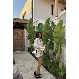 Conjunto de Shorts Color Crema para Mujer - Product Image 3