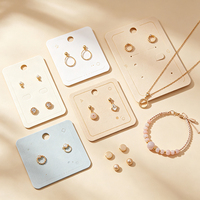 Carte de présentation de collier en papier écologique découpée sur mesure à faible MOQ avec impression de logo personnalisé pour emballage cadeau de bijoux faits à la main