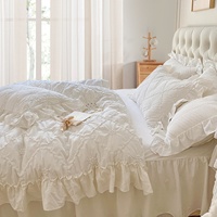 Parure de Draps Blancs 100% Coton avec Jupe de Lit et Couvre-lit Matelassé Style Coréen – Parure de Lit Douce 4 Pièces pour Chambre