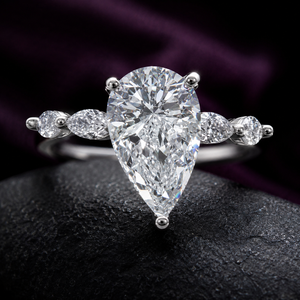 Anello con Zircone a Goccia a Forma di Pera per Donne, Gioiello da Dito alla Moda e Trendy - Product Image 5