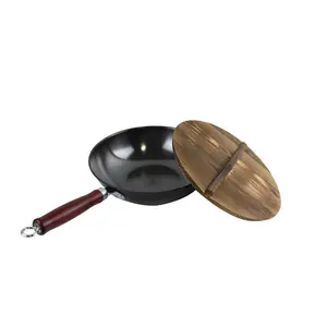 Wok-Pfanne aus Kohlenstoffs tahl zum Braten mit Pfannen-und Spatel utensilien aus Edelstahl, Holzgriff und Deckel