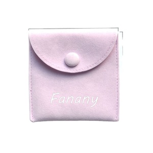 Bolsa de Joyería de Gamuza Color Lavanda Violeta con Logotipo Personalizado, Bolsa para Anillos con Botón de Presión de Tela - Product Image 2