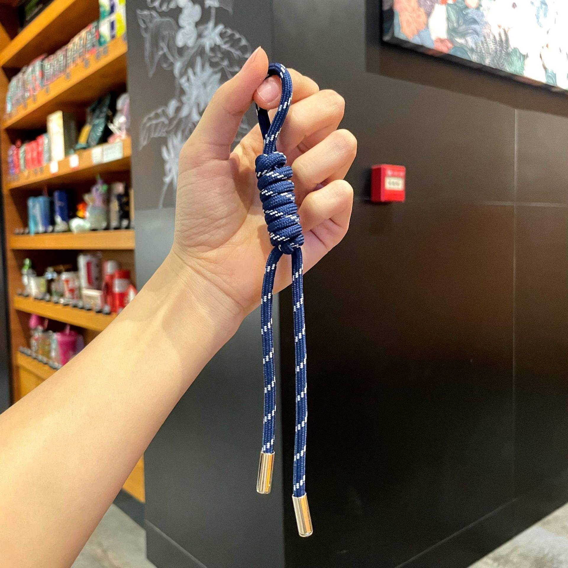 เชือกผูกหัวโลหะ Miu - สีน้ำเงินรอยัลบลู