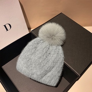 <span class=keywords><strong>Bonnet</strong></span> en <span class=keywords><strong>cachemire</strong></span> acrylique de luxe sur mesure avec broderie 3D et <span class=keywords><strong>pompon</strong></span> amovible en fourrure de renard véritable - Product Image 5
