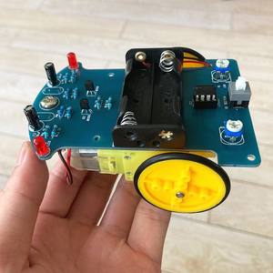 Stem Education Kit de coche de seguimiento inteligente DIY Línea de Siguiendo la tecnología de artesanía electrónica Juegos empaquetados artesanales - Product Image 1