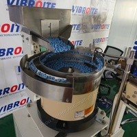 Alimentateur à vis personnalisable avec double cuve vibrante et trémie