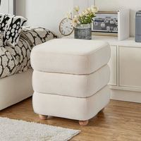 Pouf empilable moderne en tissu velours beige moelleux avec pieds en bois, chaise de loisirs élégante, tabouret de décoration intérieure pour appartement et villa