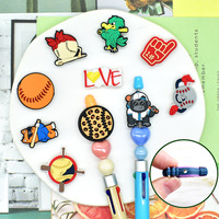 Pièces perlées de dessin animé coloré pour papeterie étudiante accessoires de chaîne de téléphone décoratifs de grande valeur bricolage perles focales pour stylo