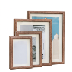 Ensemble de cadres photo en bois écologiques faits à la main, design classique rustique moderne, rectangulaire, orientation verticale et horizontale, à poser sur table - Product Image 1