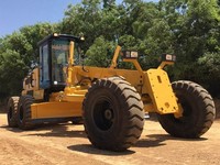 Niveleuse à moteur robuste PY165C avec direction hydraulique, lame frontale et ripper arrière pour projets municipaux et aménagement de terrains