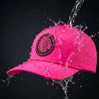Casquette de baseball personnalisée à 5 panneaux avec logo en PVC caoutchouté, casquette de golf imperméable perforée au laser, chapeau de golf en polyester rose avec cordon