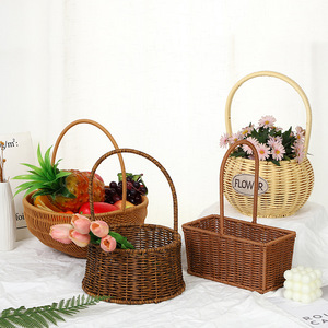 Panier à main en rotin synthétique tressé à la main, série Idyllic, durable et lavable, idéal pour pique-nique et fleurs - Grande Vente - Product Image 3
