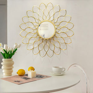 Elegantes Design Runde hohle Blume hängen goldene Schmiedeeisen moderne kreative Luxus Metall Wand spiegel - Product Image 1