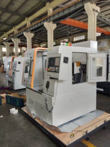 MAXTORS Mini Nhỏ Giàn Dọc <span class=keywords><strong>CNC</strong></span> Phay Máy Khắc Với 3 Trục 4 Trục 5 Trục Tùy Chọn YMC-4535 Cho Gia Công - Product Image 3