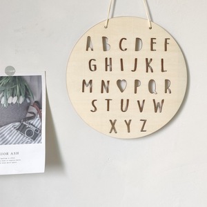 Adornos de pared de madera en stock para habitaciones infantiles, decoración del hogar de estilo nórdico, decoraciones redondas con los 26 letras del alfabeto inglés para - Product Image 2