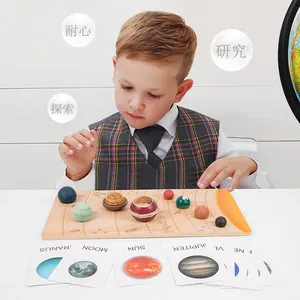 Solarsystem-Modell-Spielzeug-Set Puzzle hölzerne Planeten Weltraum Brett Planetenform passende Bausteine Montessori-Lernzeug für Babys