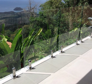Balustrade de balcon en <span class=keywords><strong>verre</strong></span> sans cadre ST City View | Rail en <span class=keywords><strong>verre</strong></span> trempé transparent avec rail supérieur en aluminium pour terrasses urbaines - Product Image 5