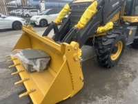 H Type Outrigger Backhoe Loader XC870HK 2.5 Ton Wheel Loader Mesin Diesel Tugas Berat Mini