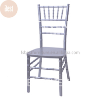 Chaise Chiavari en bois massif avec coussin rembourré, style rétro, pour extérieur, mariage, hôtel, banquet, portable, empilable, durable, en chêne, usage commercial