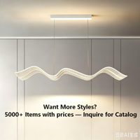 Lustre suspendu LED long et incurvé de luxe avec abat-jour en maille pour salle à manger moderne et comptoir de bar