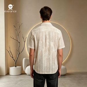 <span class=keywords><strong>Camisa</strong></span> de <span class=keywords><strong>Hombre</strong></span> Artesanal con Diseño Calado, 185gsm, 30% Algodón, 70% Poliéster, Patrón Zig-Zag, Estilo Cubano para Playa - Product Image 4