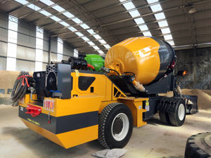 Camión mezclador de concreto de carga automática 2,6 metros cúbicos Euro 5 coche mezclador de concreto de carga automática a la venta - Product Image 3