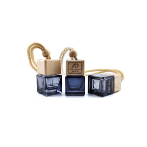 Recharge automatique <span class=keywords><strong>petit</strong></span> éclaté coquelicot tableau de bord assainisseurs d'air fabricant en chine bouteille de parfum de voiture avec clip pour assainisseur d'air - Product Image 1