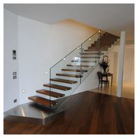Escalier Prima à forte capacité de charge, support robuste, application industrielle pour entrepôts et usines