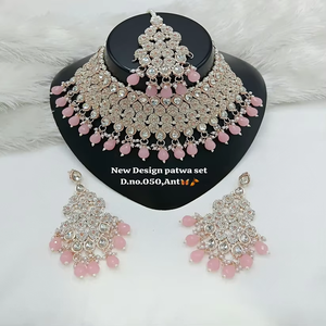 Collection fantaisie tendance de vente en gros plaqué or Kundan et perle avec collier en pierre rose pour les femmes portent des bijoux - Product Image 1