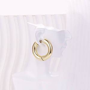 CM perhiasan grosir kuningan 14k berlapis emas wanita Vintage sederhana 5mm tebal anting Hoop geometris Glossy bentuk U anting-anting Huggie - Product Image 5