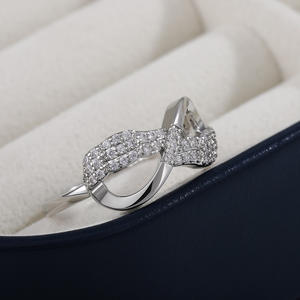 Anello Infinity F669 per Donna con Zirconia Cubica Creata in Laboratorio, Micro Pavé, Anelli di Moda per Matrimonio - Product Image 3