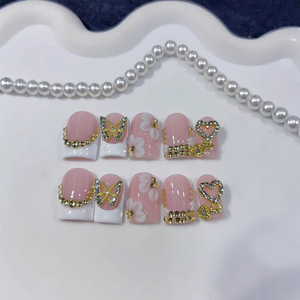 Lot <span class=keywords><strong>de</strong></span> 10 faux ongles carrés et ronds faits à la main, avec nœuds, cœurs et perles, style français blanc et or, pour un look volumineux - Product Image 6