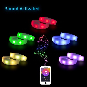 Pulsera con luz Led controlada por música, pulsera LED de semi silicona activada por sonido personalizable para fiesta, concierto de música, evento - Product Image 5