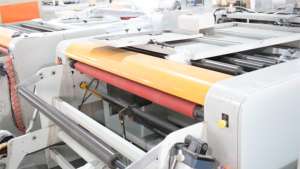 HQJ-800-1100-1400 ロールからシートへの切断機、テーブルスタッカー付き、世界中でサポート、カスタムサービスも承ります - Product Image 3