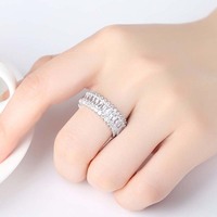 Vente en gros de bagues de luxe en Zircon, bagues de Couple, de fiançailles, de mariage, personnalisées