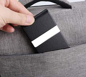 Pour <span class=keywords><strong>Amazon</strong></span> vente chaude grande quantité affaires <span class=keywords><strong>porte</strong></span>-cartes en métal Logo personnalisé Promotion cadeau nom <span class=keywords><strong>porte</strong></span>-<span class=keywords><strong>carte</strong></span> pour hommes en PU - Product Image 6