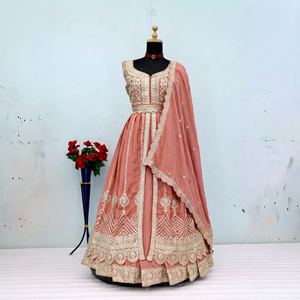 Tenue traditionnelle brodée pour femmes, élégante robe indienne et pakistanaise Salwar, disponible au meilleur prix - Product Image 1